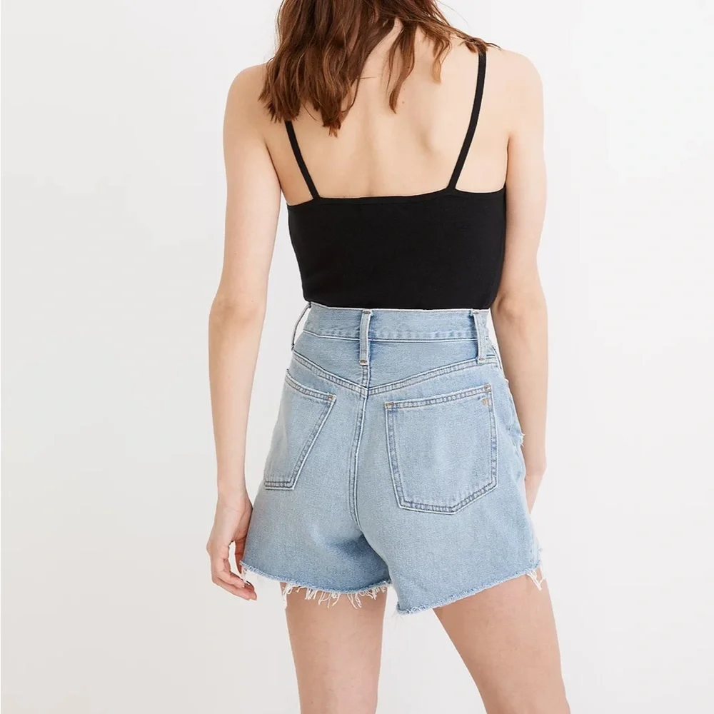 Madewell The Momjean Short in Lansdale Wash - Picture 3 of 11
